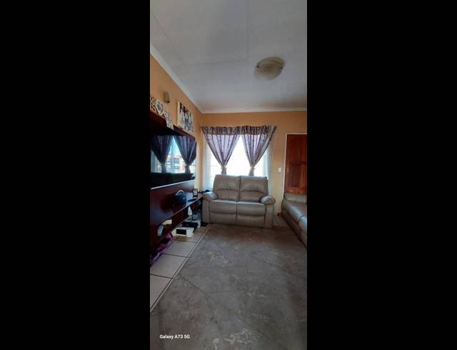 3 BEDROOM TOWNHOUSE FOR SALE IN THE ORCHARDS